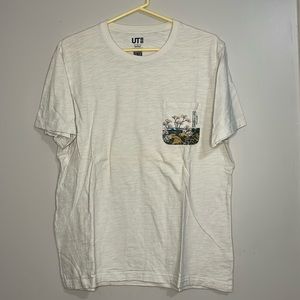 White Uniqlo s/s Hokusai Blue pocket tee